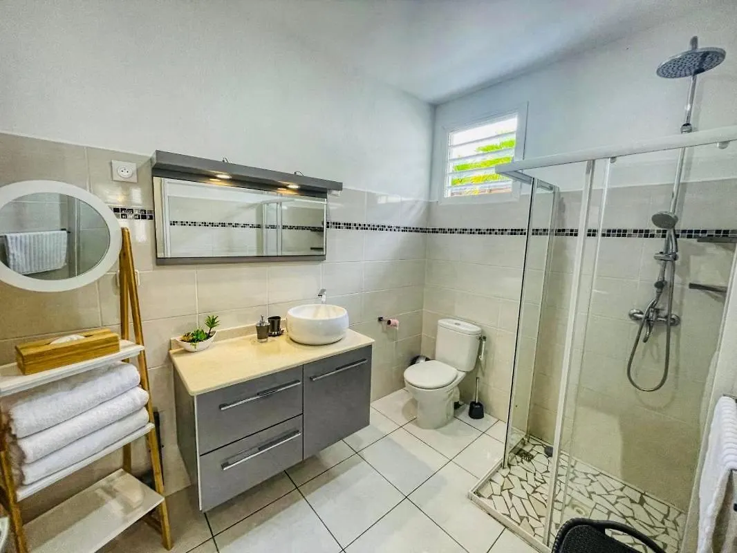 Villa Tropical Paradise Avec Piscine, 4 Chambres Le Moule